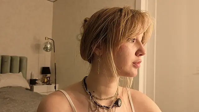 bonnyfloweer - Bonnyfloweer's free webcam - UK Sex Cams