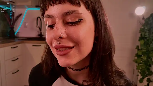 MichaellaMoon webcam