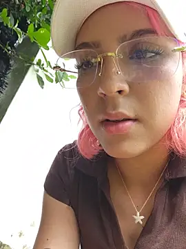 Kitty_San_xXx webcam
