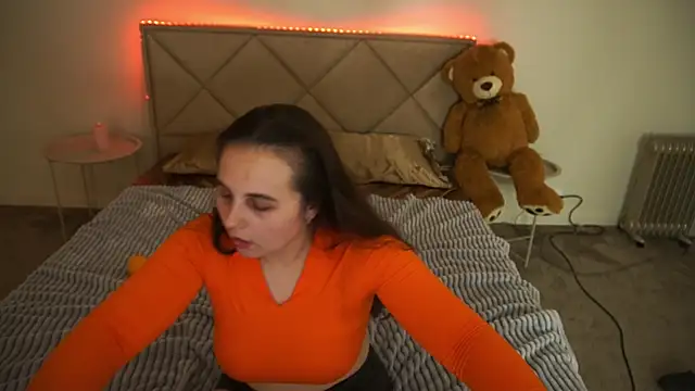 MikaFoxy webcam