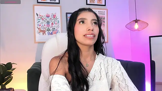 Tiffany_Low webcam