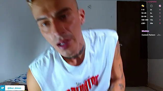 bray_hotboy777 webcam