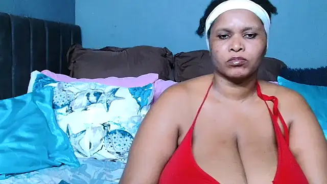 BustyBela42 webcam