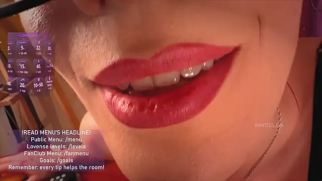 Giantess_Eva webcam