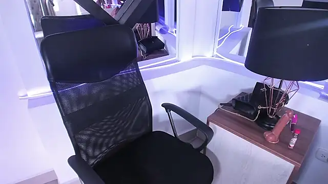 RoxaneBrown webcam