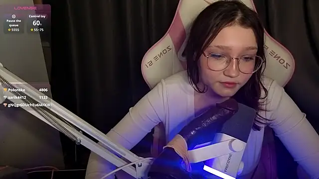 PinkiiAura webcam