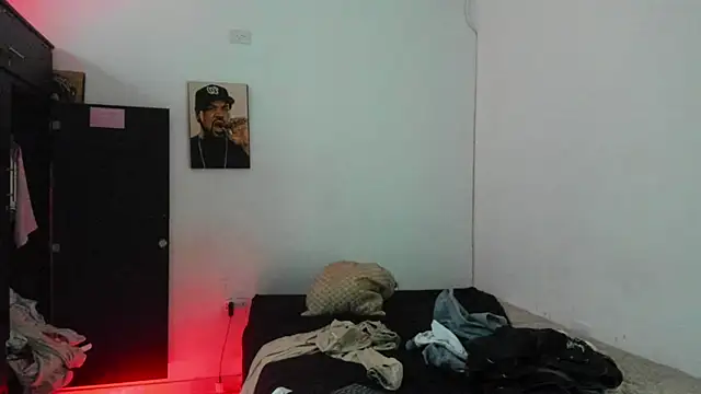 just2latins webcam