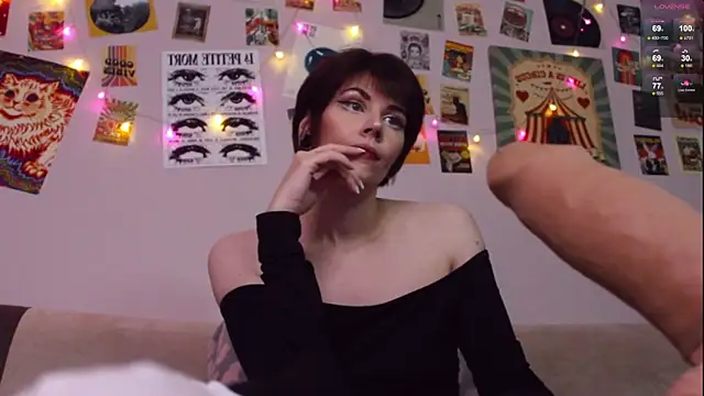 Luna_Blake webcam