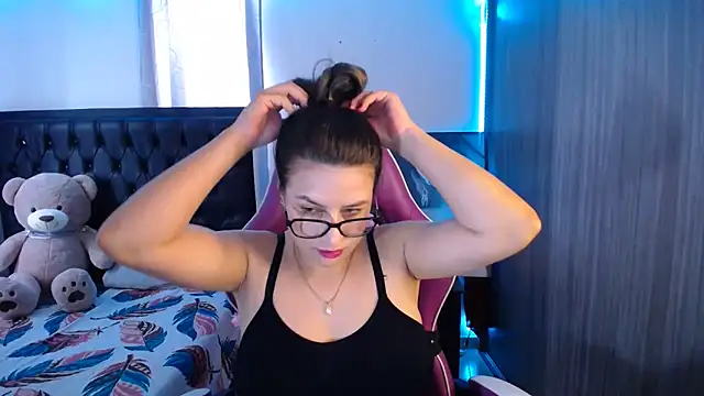 esmeraldaa230 webcam