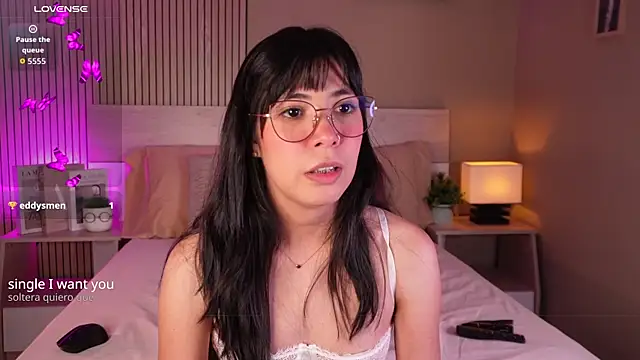 aprilqueenie webcam