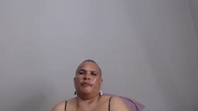 GrandBustyMelon webcam