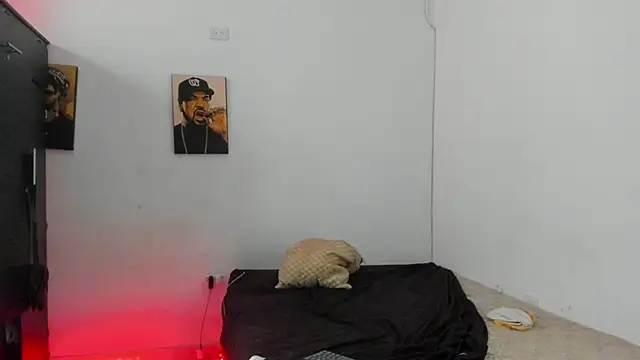 just2latins webcam