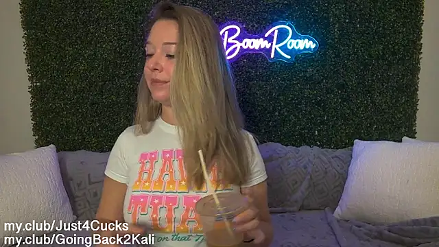 boomboomr00m Live Webcam on Stripchat
