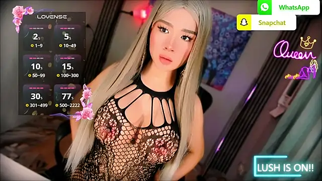 xBigSurpriseLorainex webcam