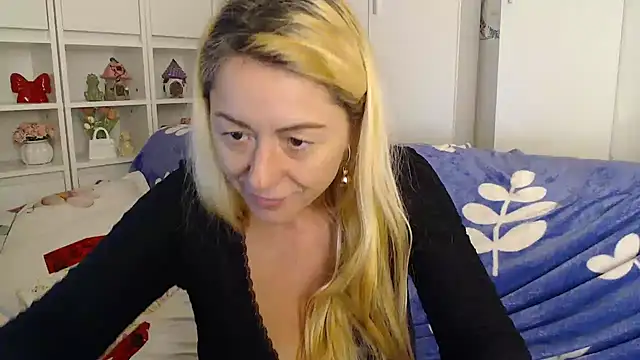 _karolynesyera_ webcam