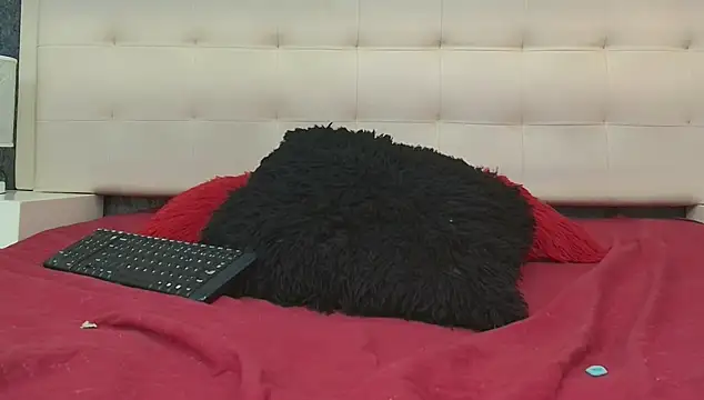Cloeandtyfanny webcam