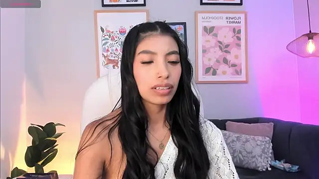 Tiffany_Low webcam