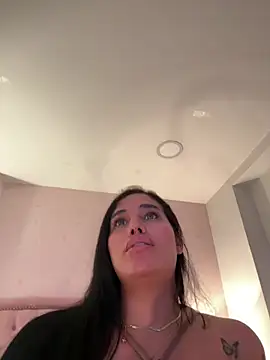 Bella__Wood webcam