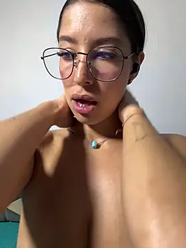 luvely_unique_ webcam