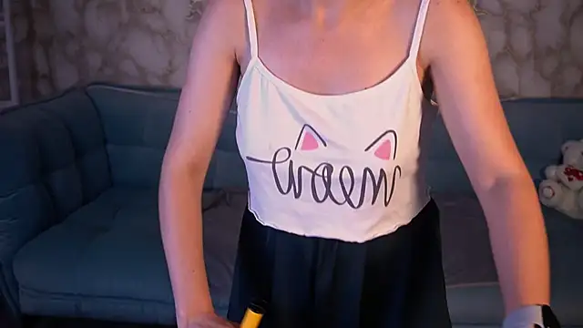 LiviaShy webcam