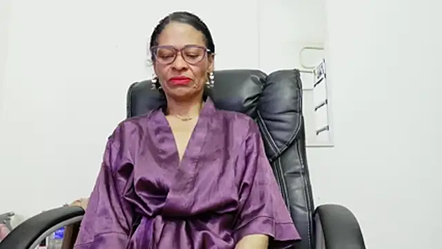 Aries_Mature webcam