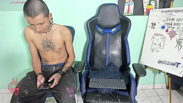 TYLERhHOT2005 webcam
