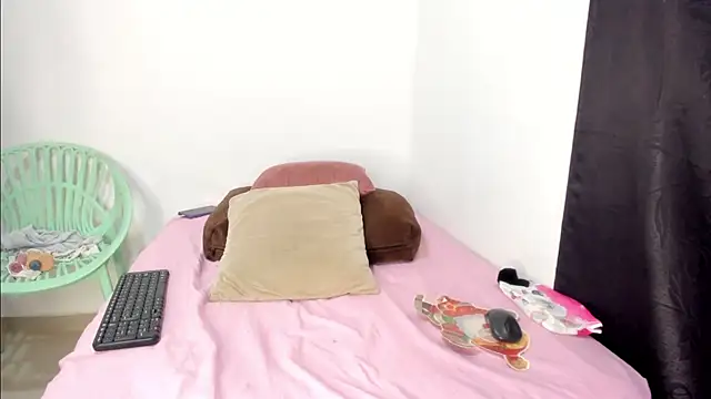 Olivia_Stevens webcam