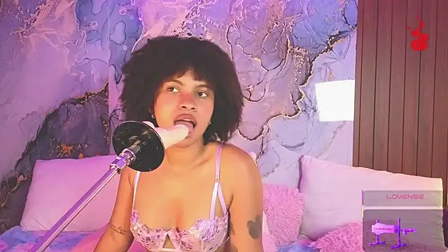 Lolalewis777 webcam