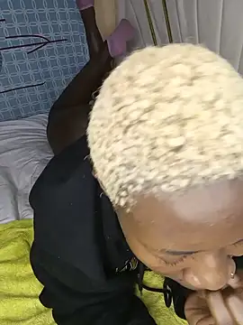 SquirtQueen16 webcam