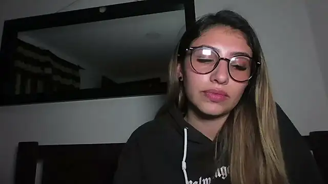 AliceTeenager___ webcam