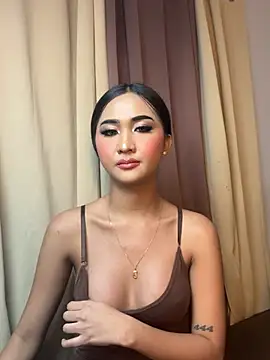 Model: Diannellove
