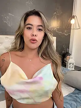 Emilia_Bakerr webcam