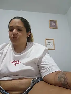 LoreinnFox webcam