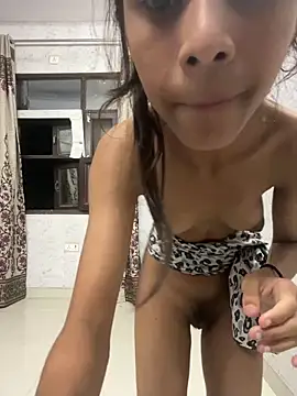 Alisha_Queen55 webcam