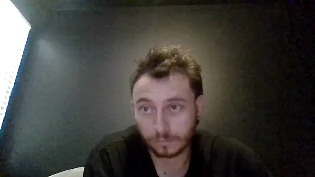 Tallhungcloudyyy webcam