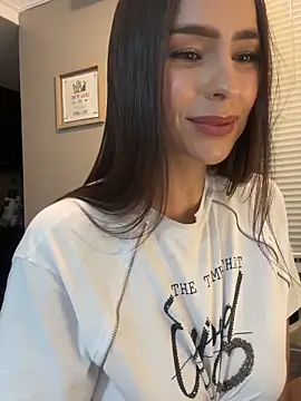 Mau_White webcam