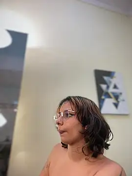 LeylaKnox webcam