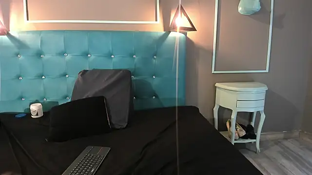Cata_black webcam
