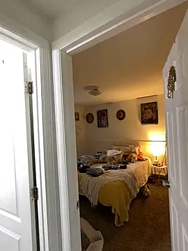 ThornsandHoney webcam