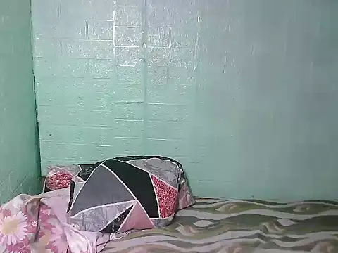 Smilinglovely webcam