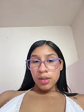 danaeluxe - Danaeluxe's free webcam - UK Sex Cams