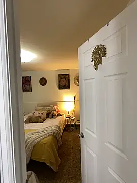 ThornsandHoney webcam