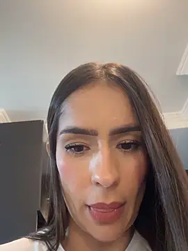 Mau_White webcam