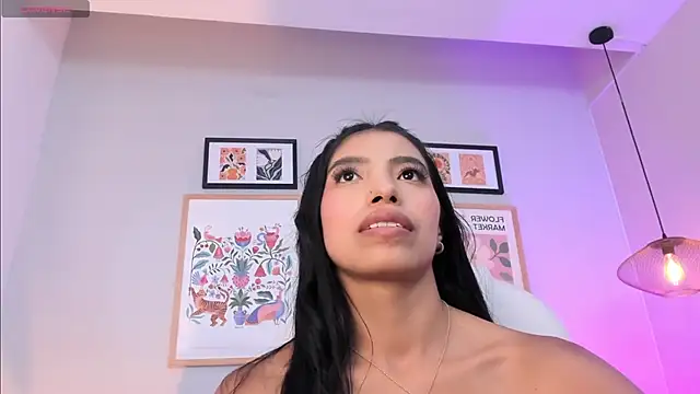 Tiffany_Low webcam