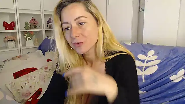 _karolynesyera_ webcam