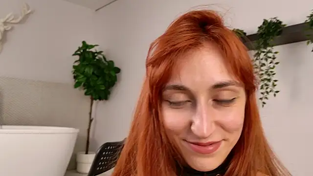 LeyaAtwood webcam