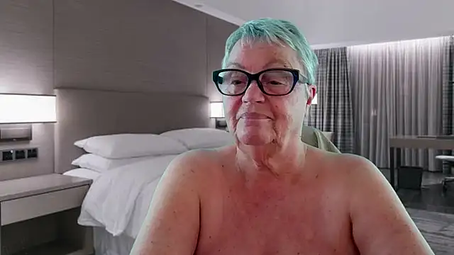 Mystery-Grandmother webcam