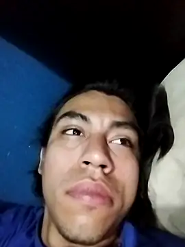 AlexAlejandro13 webcam