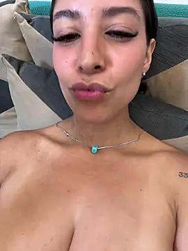 luvely_unique_ webcam
