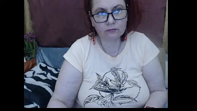 PlayfullMature webcam